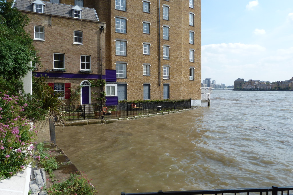 London Laganini - River Thames London