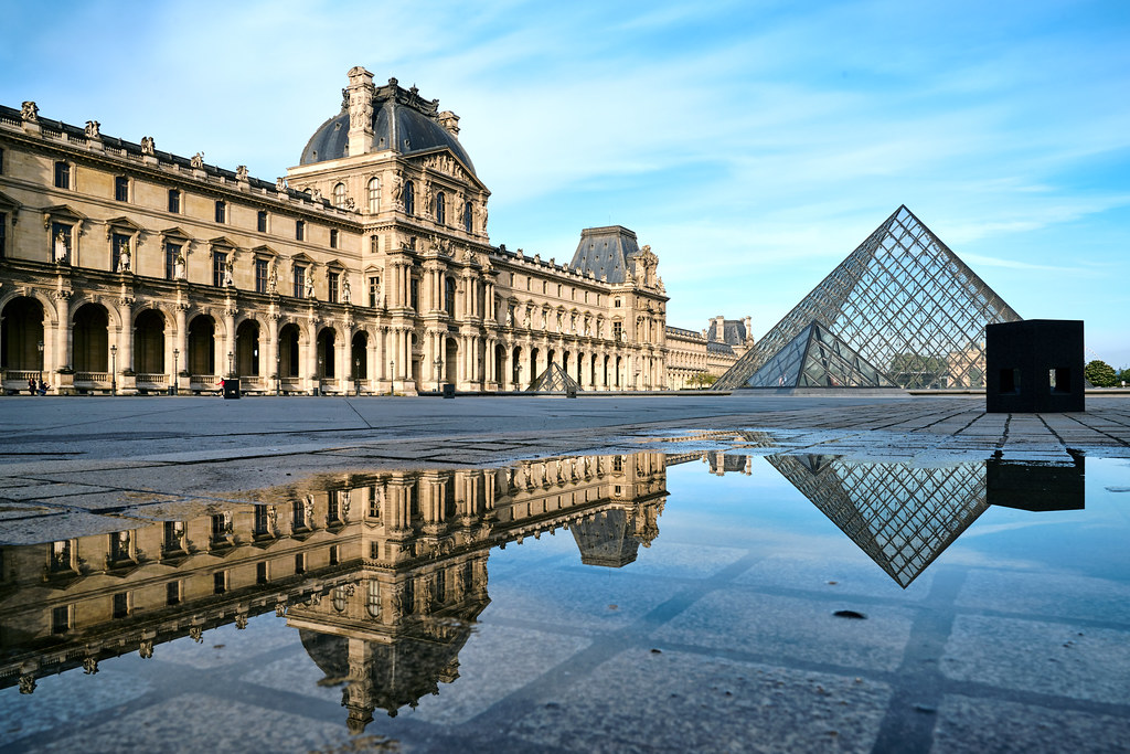 Pariz u proljece - Louvre Museum Paris